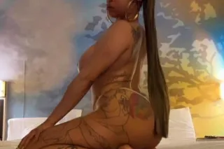 Sexy sweet caramel beauty avai... - Image 2