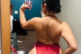 🍆💦🍑5'2 CURVY LATINA AVAILABLE NOW - Image 2