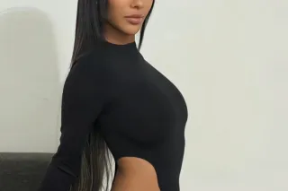 Hello, I'm a Latina. - Image 1