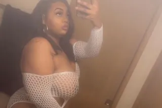 Tall ; thick bbw available nea... - Image 1