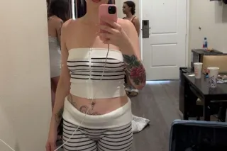 Tall blone white girl - Image 2