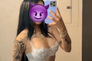 Sexy Latina - Image 2