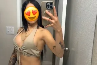 Sexy Latina - Image 3