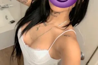 Sexy Latina - Image 5