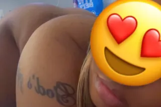 Wet Tight Fresh 😼Available Now👅💦 - Image 4