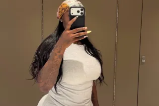 Your favorite distraction. 💋 -... - Image 1