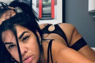 Chica latina en la Ciudad ,Soy... - Image 3