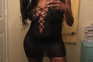 Sexy Party girl 🥂 Loves 2 Plea... - Image 2
