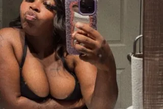 incall only 10 min 80$ - 22 - Image 1