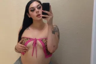 ❄💦cum play with a freaky throatgoat snowbunny🫦💦❄ - Image 2