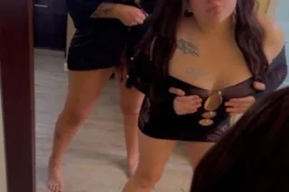 bare back 🫧 - 22 - Image 1