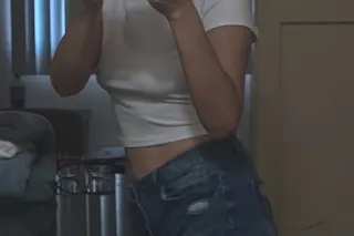 sexy latina in town this weeke... - Image 4