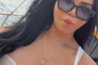 horny latina 💕 - Image 3