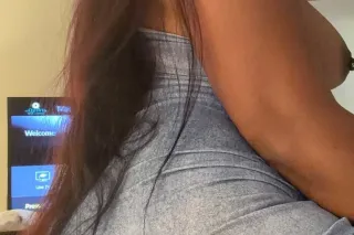 All natural 🍑Bubble butt🍑freak!! CUM see me 💦 - Image 1