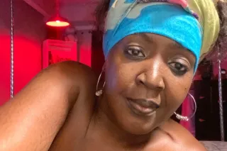 Gorgeous older female, who aim to please, and earn her stripes her name is comforter I am she!🌹💯 - Image 5
