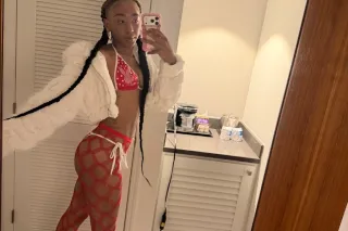 Meet ✨🍭Kreamii Kandi🍭✨— A Beautiful Brownskin Beauty with Soft Curves, Timeless Elegance, and an Unforgettable Presence. - Image 1