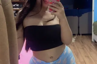 Hello sexy...Latina brunette, ... - Image 2