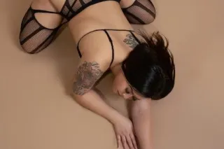 * Upscale Asain Bombshell ❤ Here for a limited time 😘 - Image 1