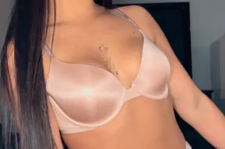 I check on Facetime. ❤✅𝐈 𝐀𝐦 𝐀𝐯𝐚𝐢𝐥𝐚𝐛𝐥𝐞 𝐟𝐨𝐫 𝐚𝐧𝐲 𝐤𝐢𝐧𝐝 𝐨𝐟 𝐒𝐞𝐫𝐯𝐢𝐜𝐞✅❤ - Image 3