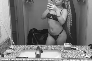 sexyy Upscale Blonde Bombsell Petite 5 Star Treatment Outcall Available😜💦 - Image 8