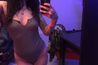 Fetishes; In or out call babes... - Image 3