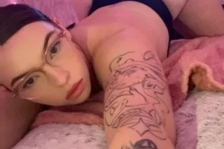 I'm available for FaceTime Sho... - Image 3