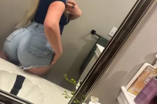 Big booty MILF ! - 30 - Image 3