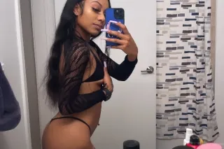 Clean petite lightskin 🫧❤ - Image 3