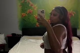 Back in Town 🤠; Lets warm up in this cold weather ❄Thick stallion 🍫 ready to play 🫦 - Image 4