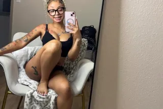 hey babes im in town come play with me 🌹💦💦💕💫🥰 - Image 3