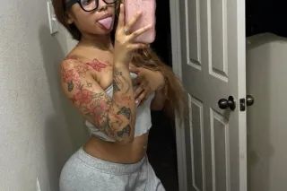 hey babes im in town come play with me 🌹💦💦💕💫🥰 - Image 6