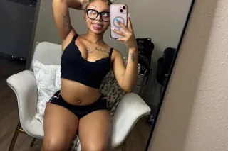 hey babes im in town come play with me 🌹💦💦💕💫🥰 - Image 7