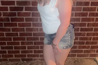 Ill Be Ur Exotic dancer sliding down the pole 💦💦 - Image 3