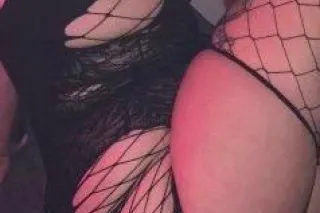 WET💦🍑BIG BOOTY WHITE GIRL CUM ... - Image 1