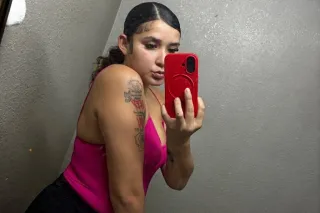 Pretty Latina Water 💦😘🤌🏼 come ... - Image 2
