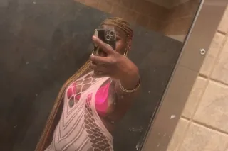 5‘5“ and real thick thighs, take a dive with this chocolate doll - Image 7
