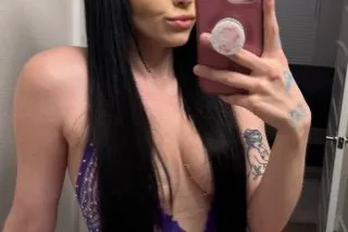 new out here ;) - 23 - Image 1