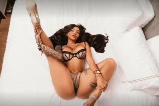 latina bombshell very sweet - Image 6