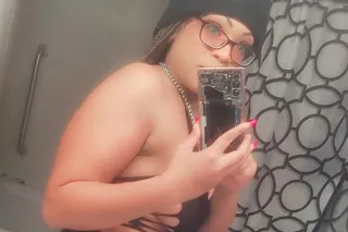 Cum DEEP INSIDE MY TIGHT 💦 KITTY 😌 💯 Ready to rock your world 😇😈 ☝ Always Better than her 💅... 👆🤣👇 Instantly wetter than her! 🌀🫨👇 - Image 9