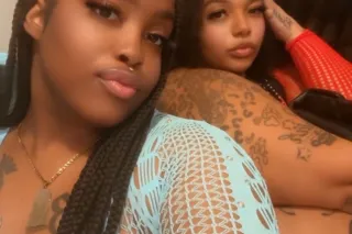 ⭐BEST 2 GIRL ⭐ READ PRICE LIST... - Image 1