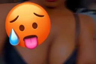 Car Play W/ 🥵 💯 Fun Size Walki... - Image 1