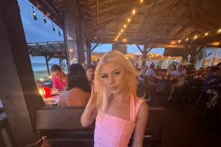 💋NEW IN TOWN!! only here for t... - Image 2