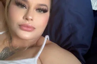Busty playmate - Image 4