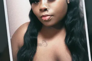 COME SEE THIS DELICOUS 🍑 OUTCA... - Image 1