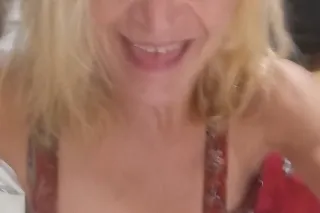 Sunday Funday :) come let me swallow your cum😋 - Image 8