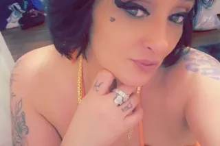 Italian Bombshell 🖤 2GIRL available - Image 9