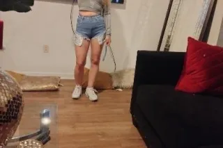 Film spcl Obedient Blonde in A... - Image 2