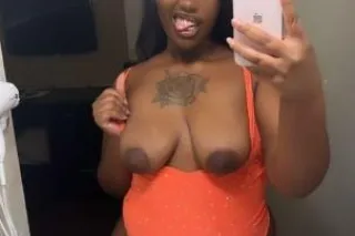 𝑻𝒆𝒙𝒂𝒔 𝑺𝒕𝒂𝒍𝒍𝒊𝒐𝒏 𝒊𝒏 𝑻𝒐𝒘𝒏 𝑶𝒏𝒆 𝑵𝒊𝒈𝒉𝒕 𝑶𝒏𝒍𝒚 - Image 6