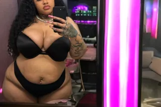 2 Girls Available 😍💞 - Image 2