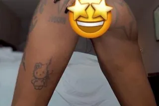 Slim Thick 🍫 5’5” Beautiful br... - Image 2